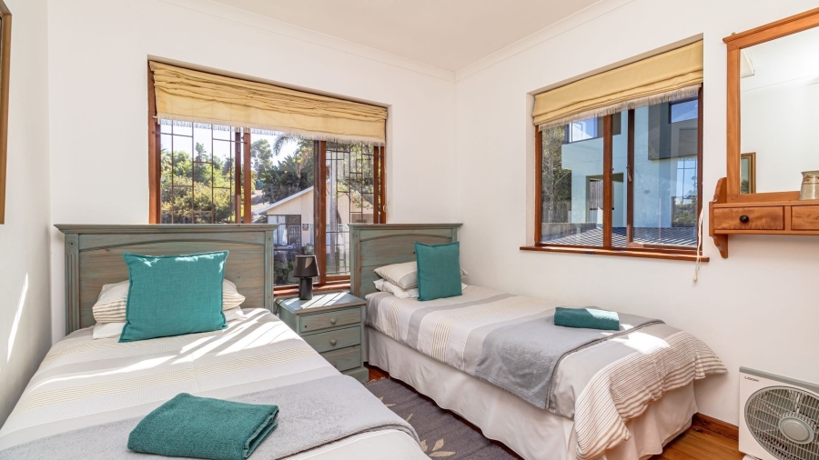 7 Bedroom Property for Sale in Paradise Western Cape